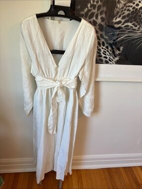 Women’s ecru TOUCHÉ Columbia curated line with Tie Waist - deep V Linen